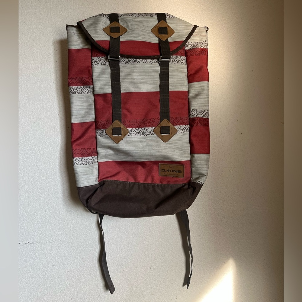 Dakine Backpack Tradesman Collection Brown Daypack Buckle Hiking Camping